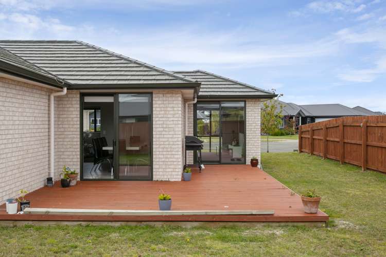 6 Broadcast Lane Rangatira Park_22