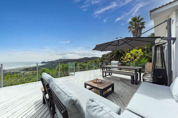 35 Piha Road Piha_13