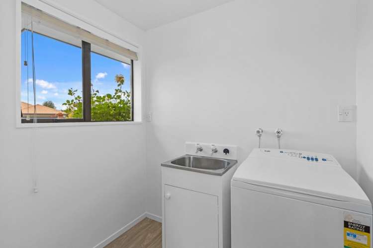 2/3 Dumfries Drive Hei Hei_9