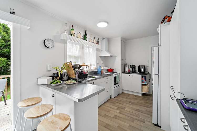 64 Sherwood Avenue Te Atatu South_6