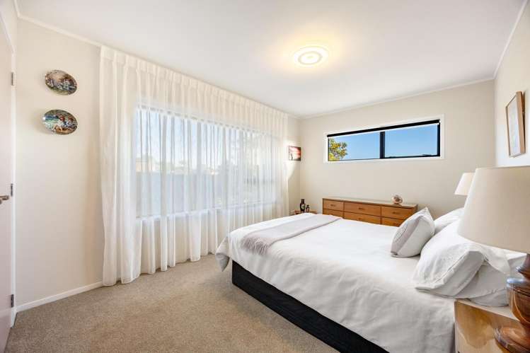 137 West Hoe Heights Orewa_17