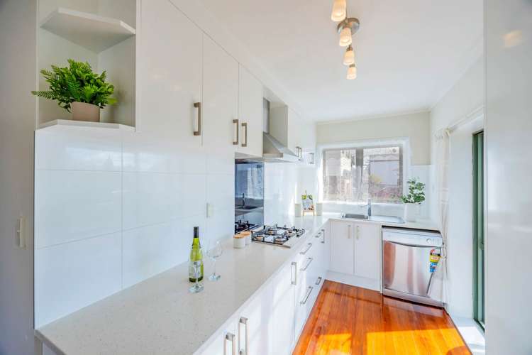 76 Archibald Road Kelston_6