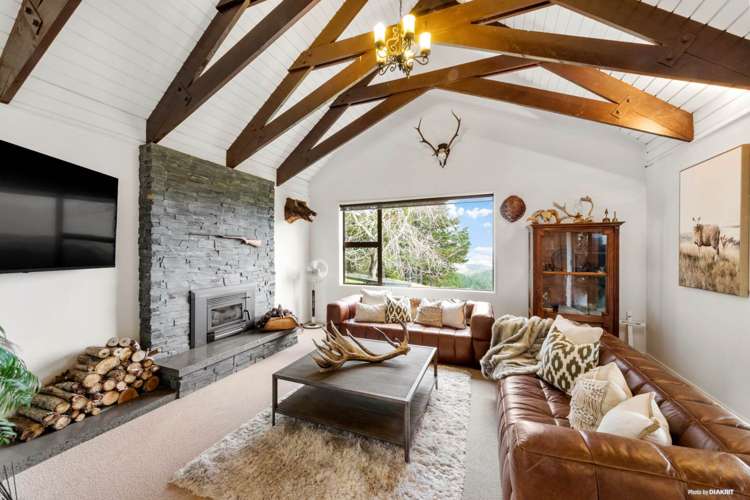 212 Ara-Kotinga Whitford_2