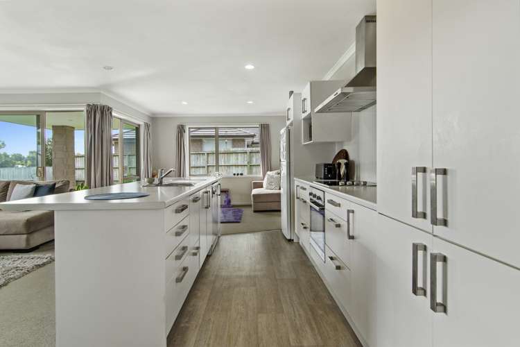 5 Austen Way Hairini_4