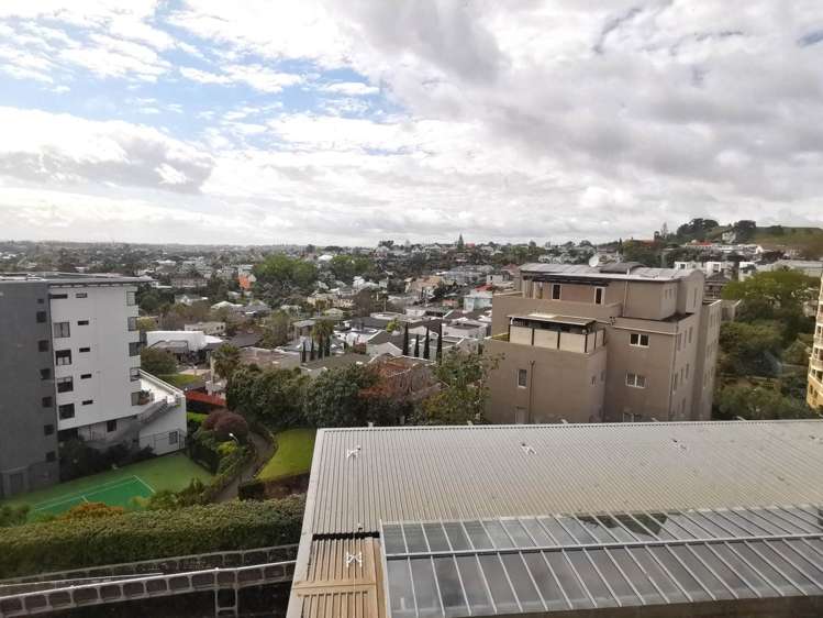 A715/176 Broadway Newmarket_8