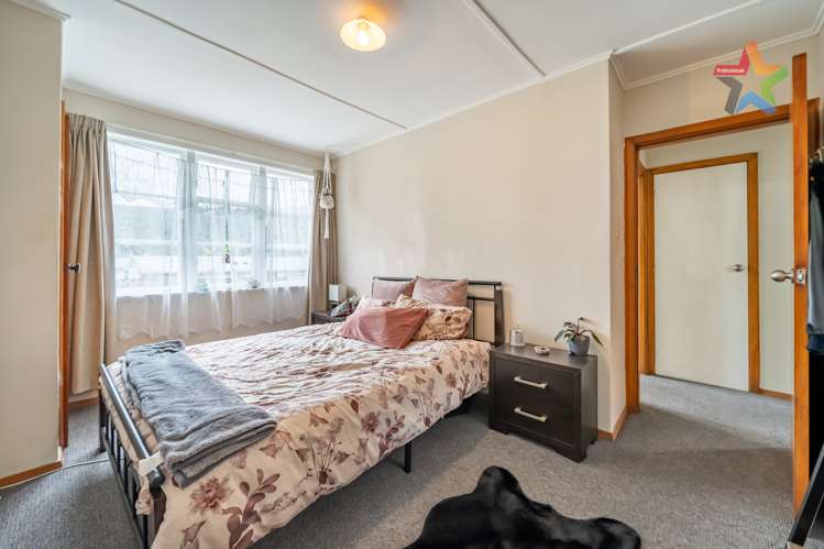 32 Bird Grove Stokes Valley_5