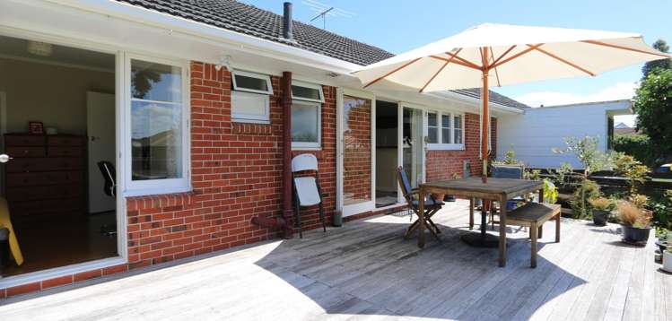 2/69A Symond street Onehunga_1