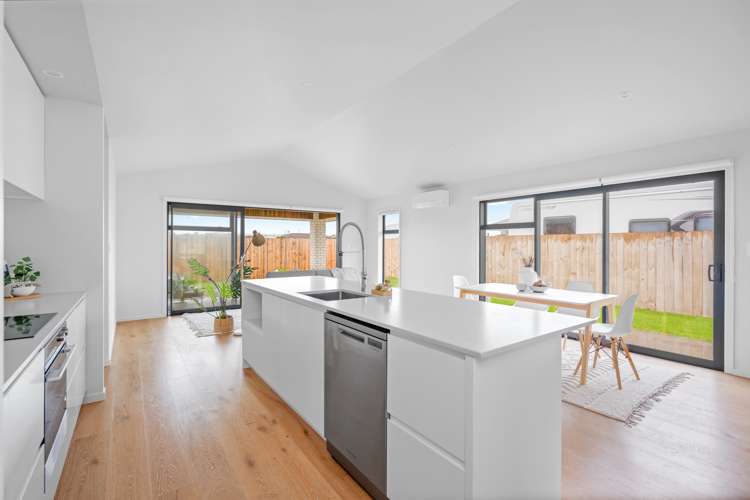 27 Saint Michael Crescent One Tree Point_14