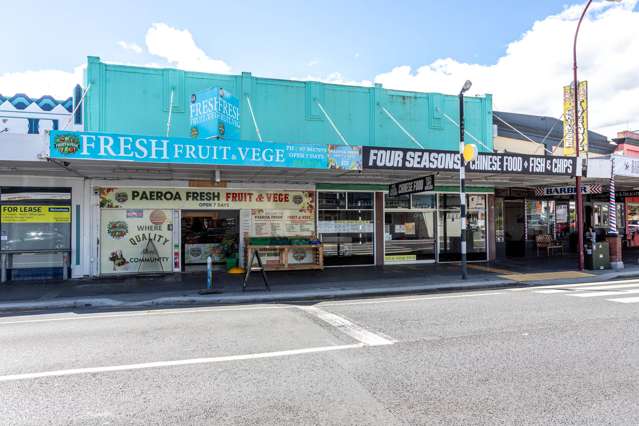 FULL HOUSE INVESTMENT - 3 TENANTS IN PLACE!