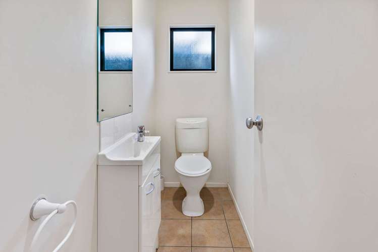 4/42 Fields Parade Oteha_13