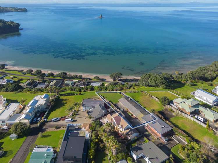 2/1017 Whangaparaoa Road Tindalls Beach_30