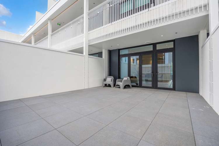 119/223A Greenlane West 1662_11