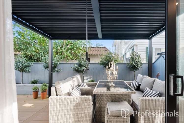 1/51 Kings Crescent Lower Hutt Central_11