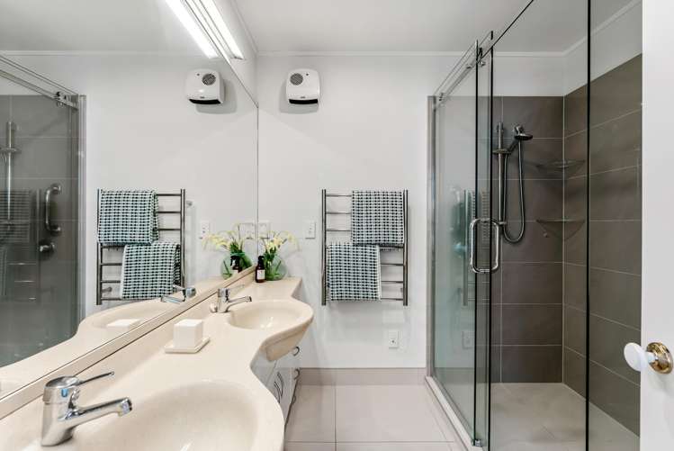 3A/2 Marine Parade Mt Maunganui_12