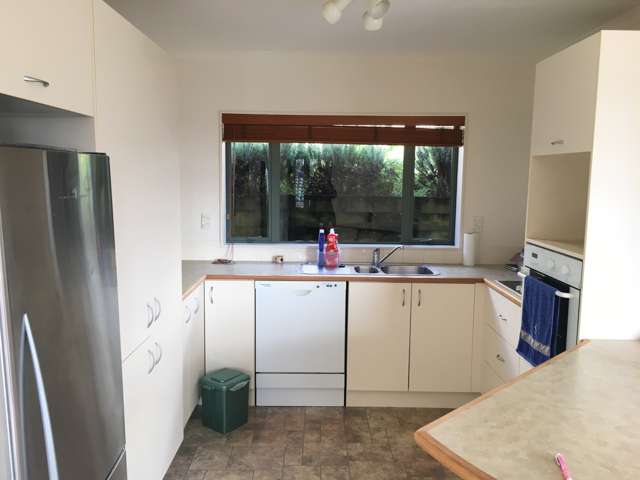 2/30 Elan Place Stanmore Bay_1