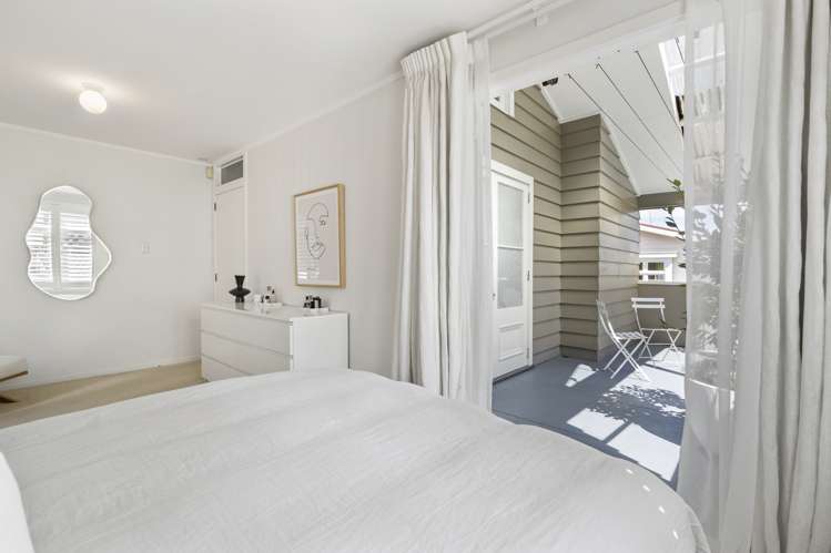 2/12 Webber Street Westmere_7