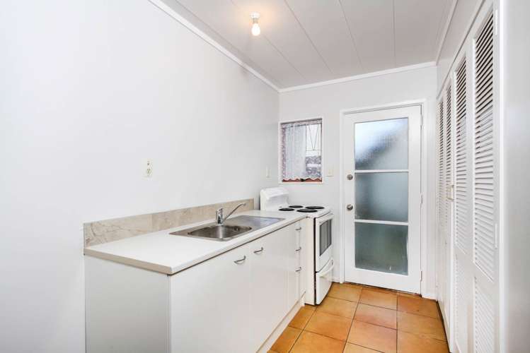 10/31 Blease Street New Lynn_8