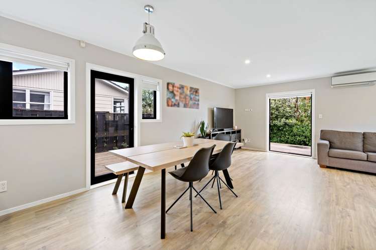 2/15 Steen Place Mangere Bridge_11