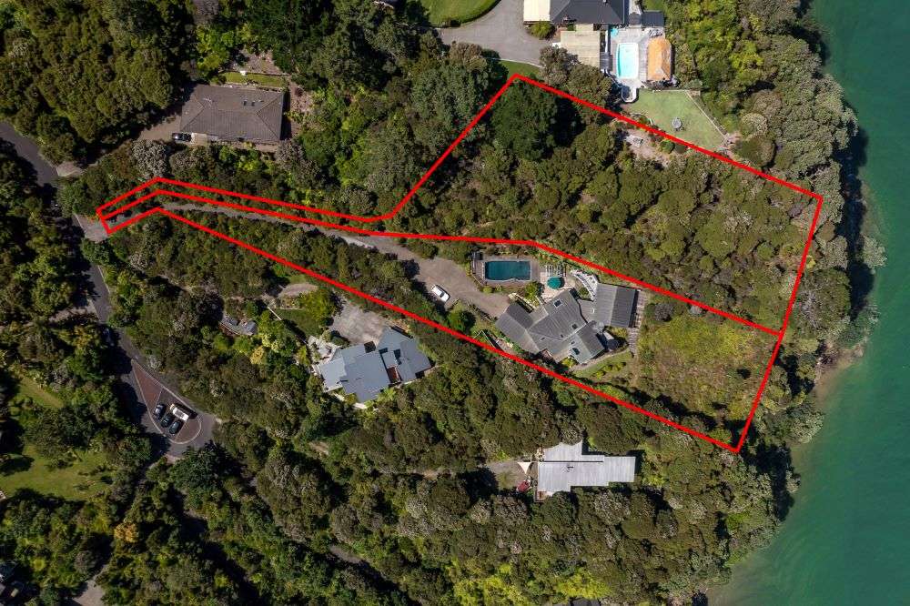 6 and 8 Herrings Cove Place, Titirangi, Auckland