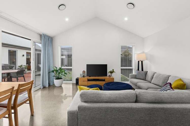 8 Horton Close Frimley_5