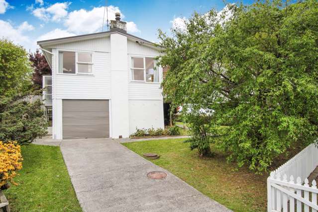 Bungalow Beauty in Becroft – Must Be Sold!