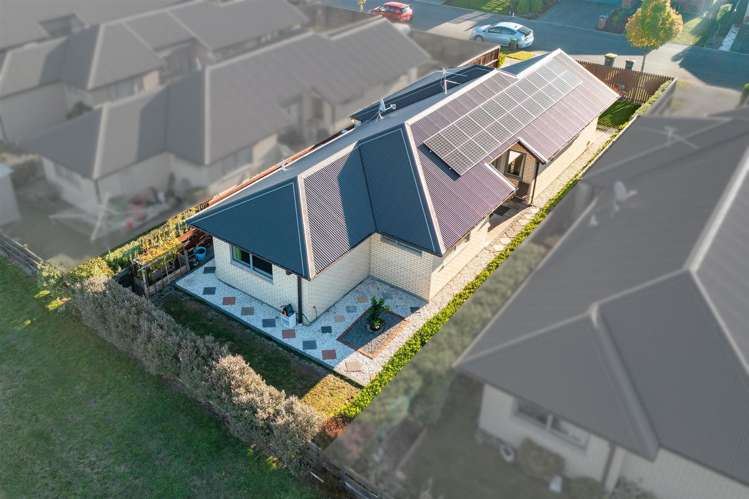 9 Charente Way Yaldhurst_16