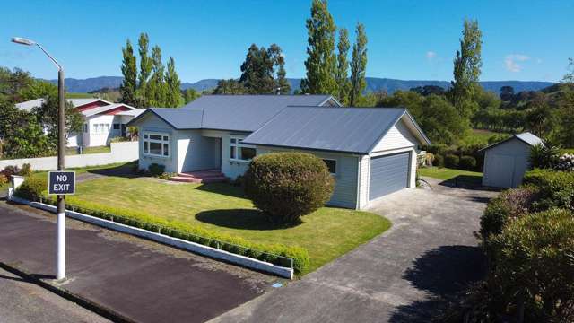 Stunning 3-Bedroom Home with Breathtaking Views