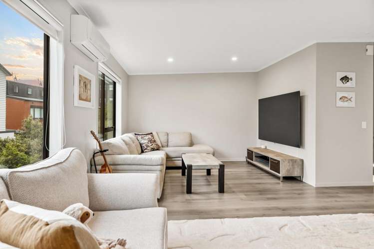 12 Kerewhenua Crescent Hobsonville_6