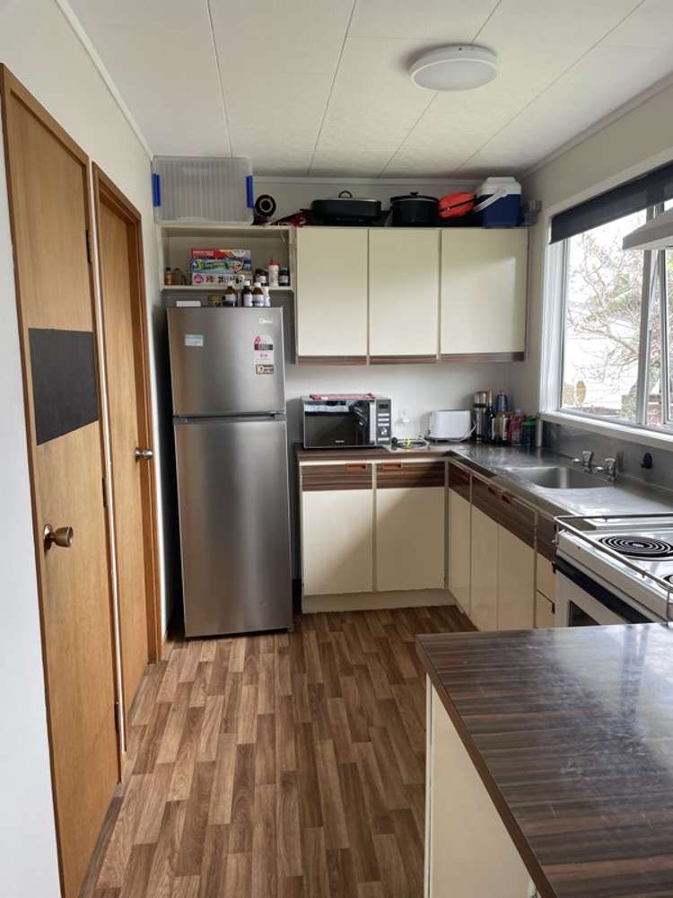 2/1 Matua Place Clendon Park_6