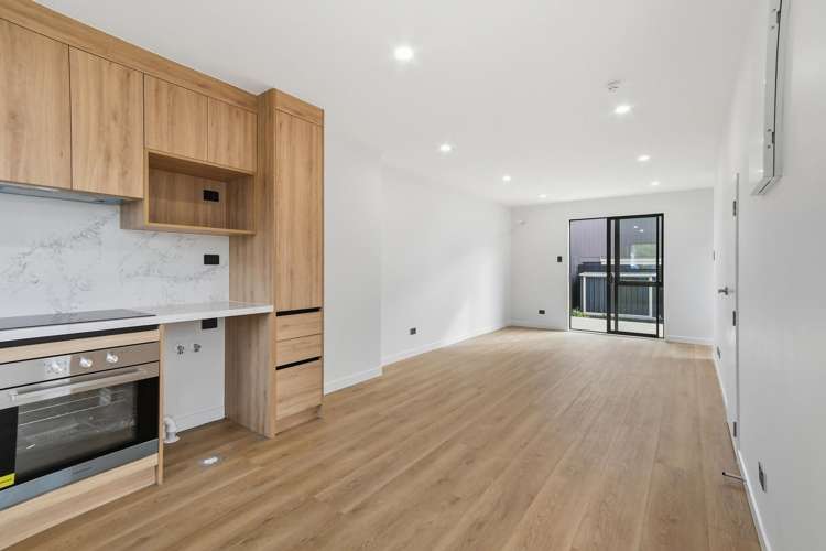 16 Geneva Place Blockhouse Bay_13