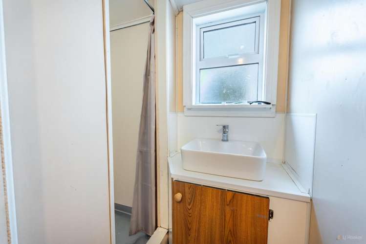 72 MacDonald Street Marchwiel_12