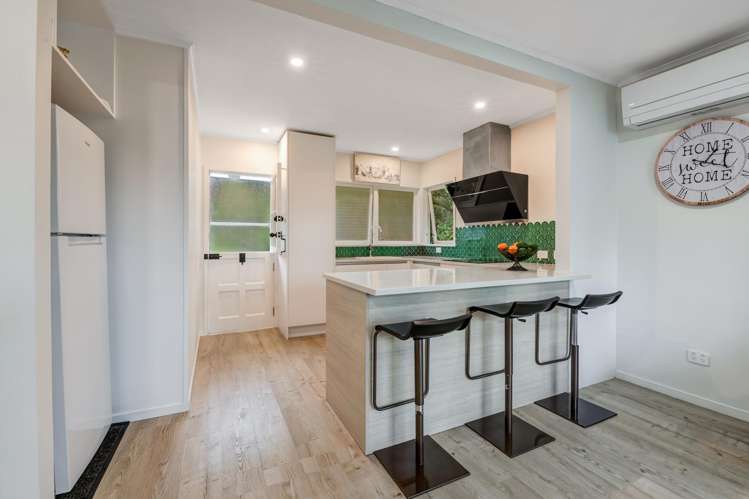 2/10 Nea Place Hillcrest_7