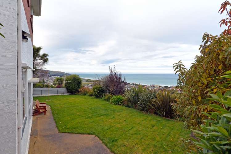 163 Easther Crescent Kew_16