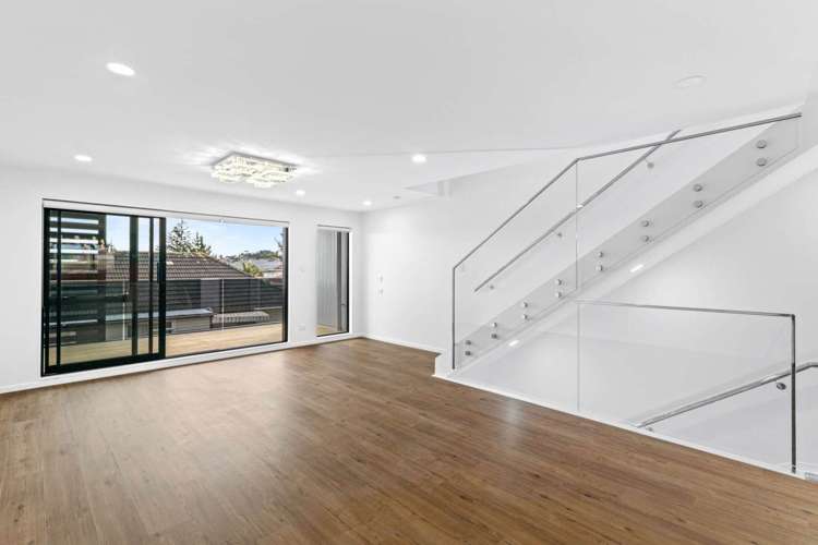 4/127 Stoddard Road Mt Roskill_2