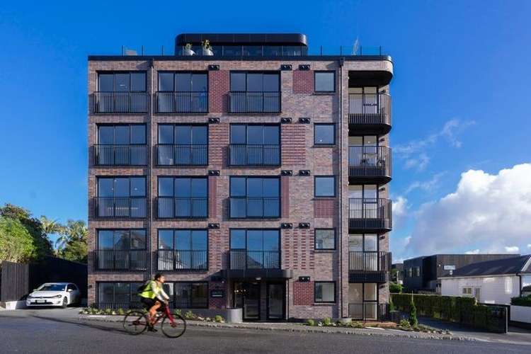 305/2 Finch Street_0