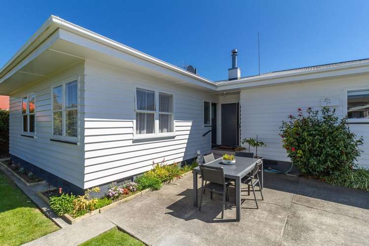 17 Henderson Crescent Onekawa_12