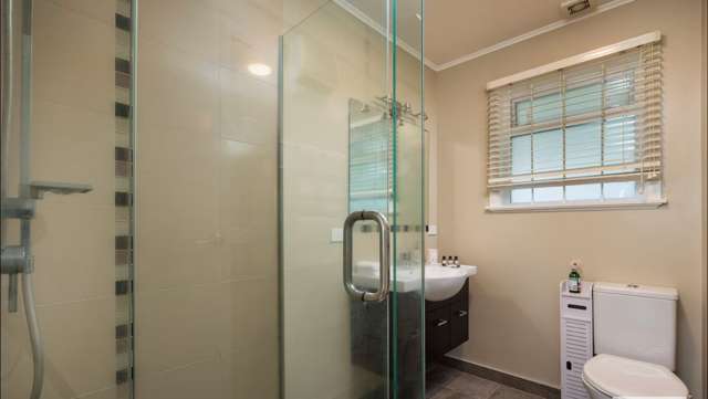 2/219 Onewa Road Birkenhead_3