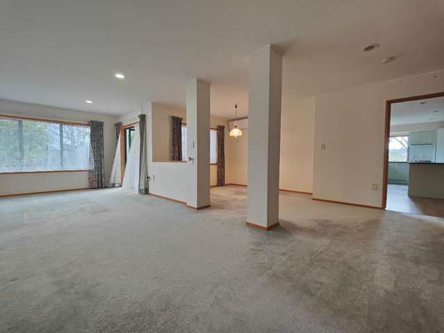8 Auden Close 2369_3