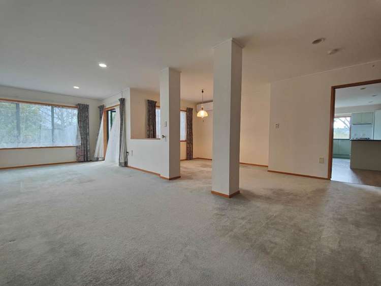8 Auden Close 2369_3