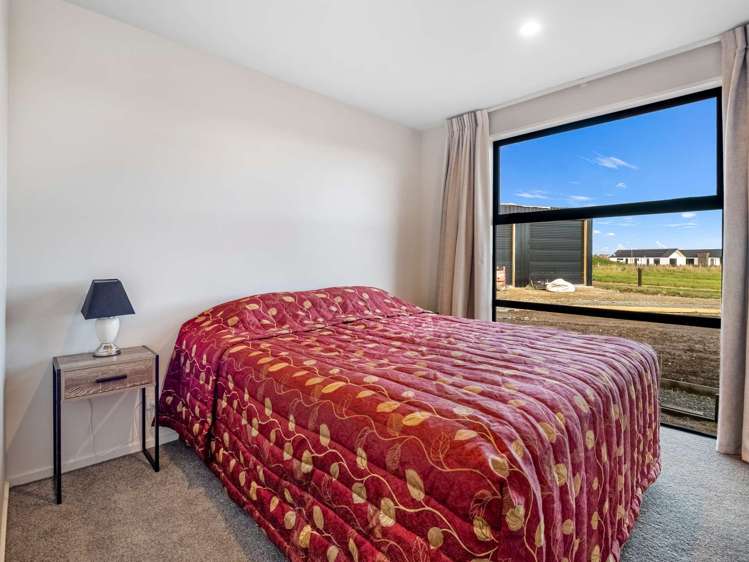 12 Meadowlands Green Allenton_23