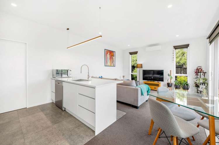 8 Seventh View Avenue Beachlands_14