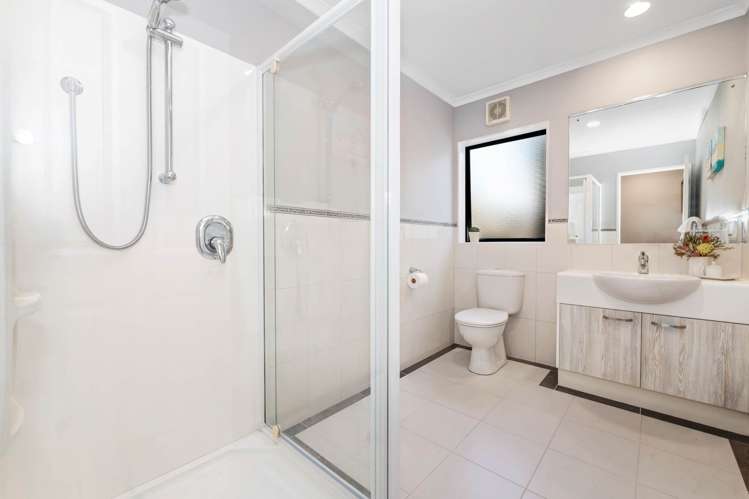 1 Harbourside Court Beachlands_21