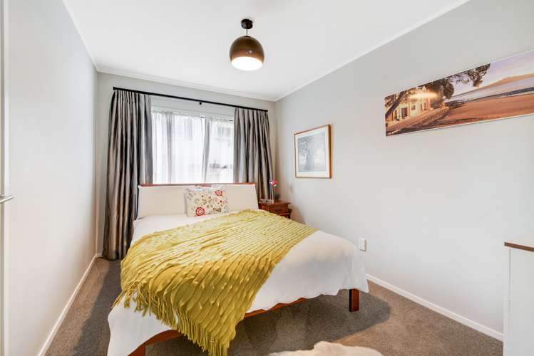 17 Leiden Place Totara Vale_13