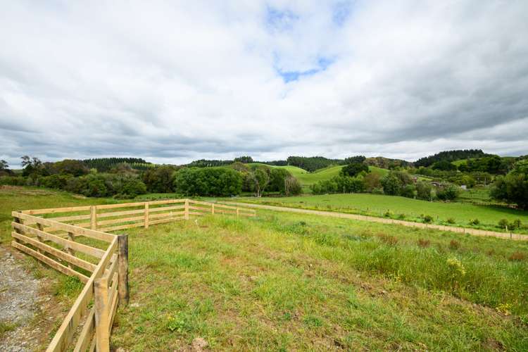 38 Fry Road Halcombe_15