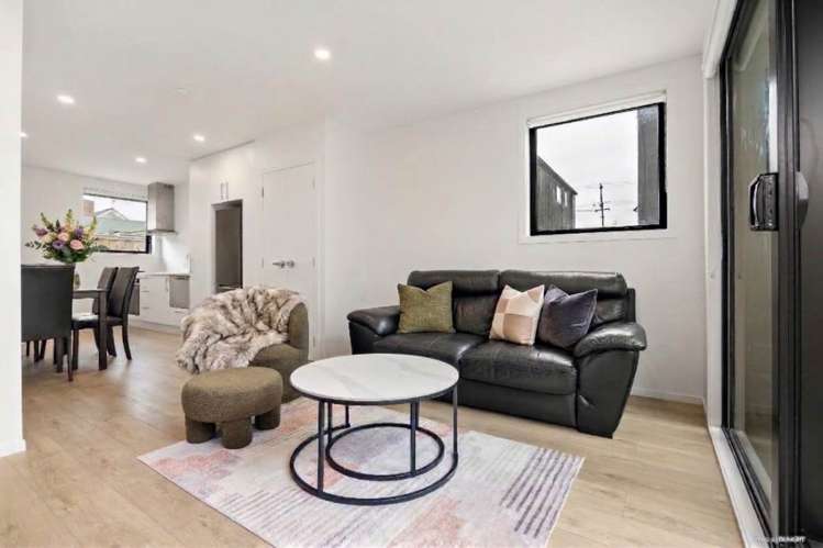 3/54 Barrack Road_1