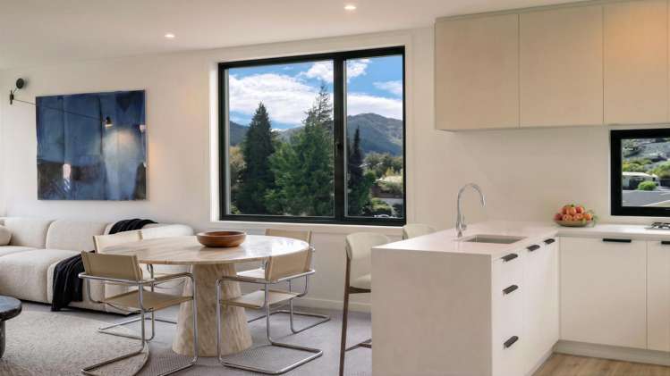 5 York Street Queenstown_13