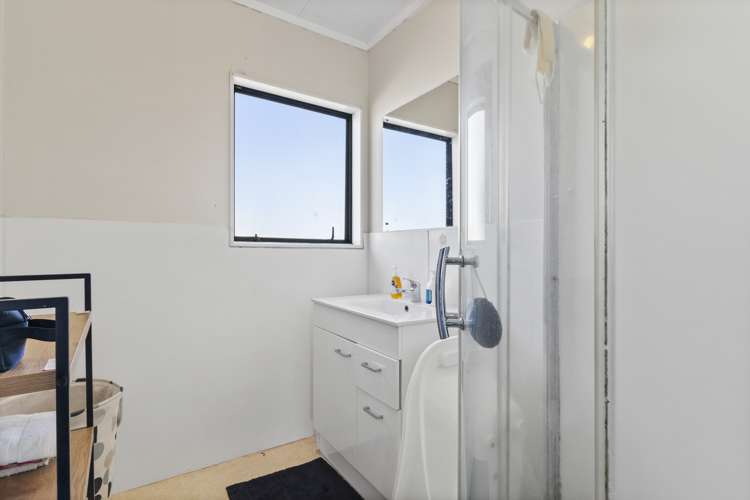 84 Maplesden Drive Clendon Park_12