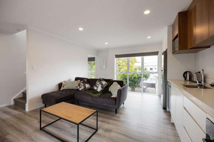 2/4 Palmerston Street Hamilton Central_7