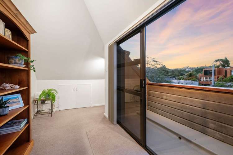 2/97 Beach Road Castor Bay_23