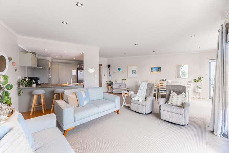 16/4 Seaview Road Paraparaumu Beach_6